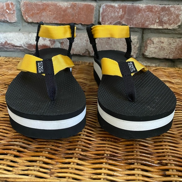 black flatform thong sandals